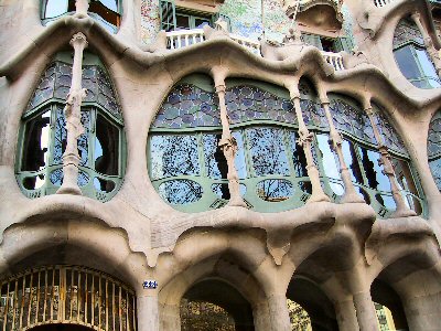 casa batllo mosaic. Antoni Gaudi\\#39;s Casa Battlo